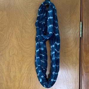 ✨4 for $15✨Navy blue tyedye infinity scarf